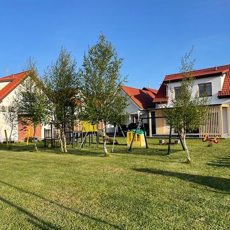 Morski Zakatek Apartamenty Rowy  Buitenkant foto