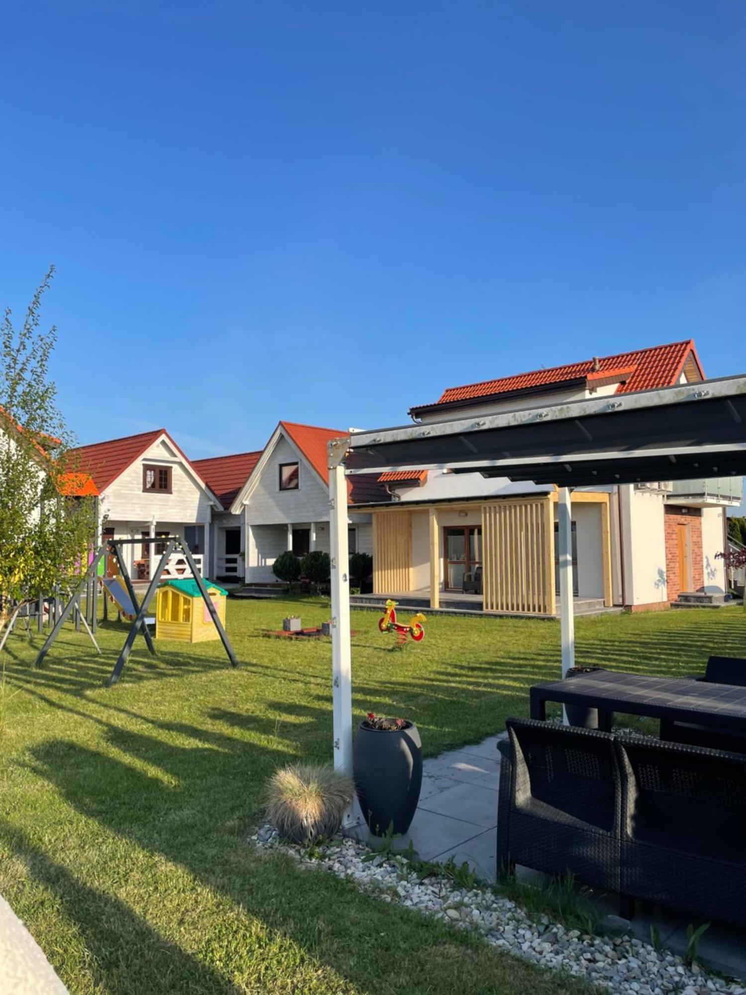 Morski Zakatek Apartamenty Rowy  Buitenkant foto
